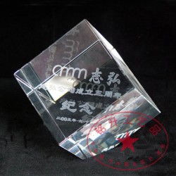 深圳水晶禮品定制服務 探索水晶內雕、獎杯制作與廠家直供